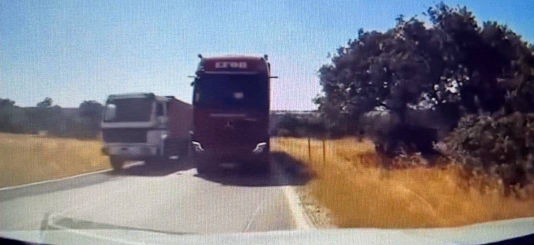 Edirne'de TIR trafik canavarlığı yaptı 4